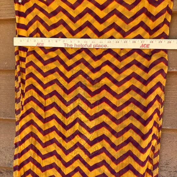 Vintage Y2K Harry Potter Gryffindor Infinity Scarf Chevron Pattern Yellow & Red - Picture 6 of 16